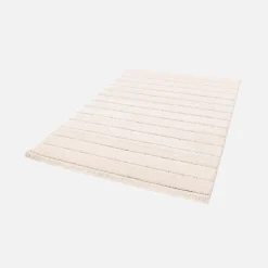 Alcatifa de interior, padrão de linhas paralelas, creme