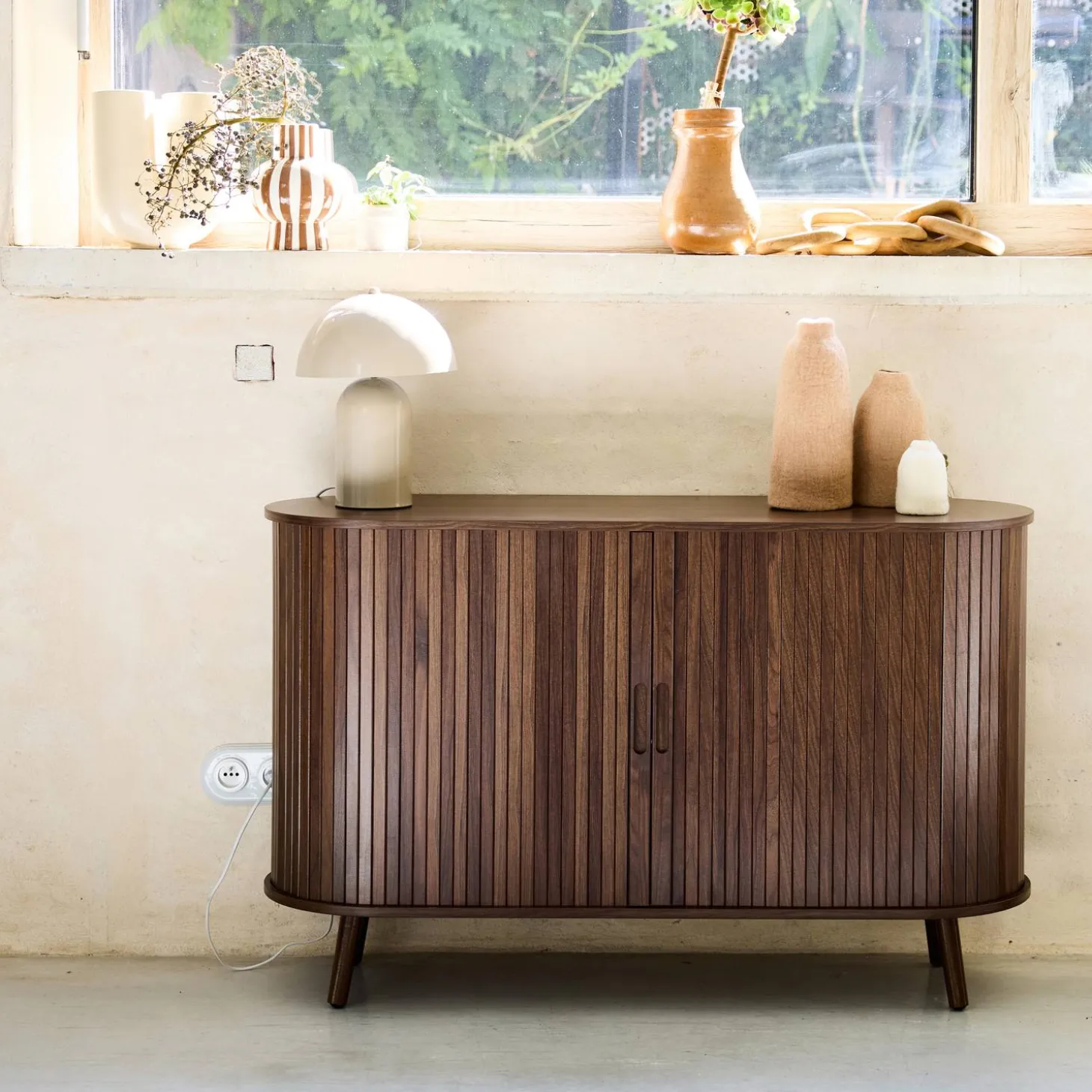 Aparador escandinavo com 2 portas de correr, 120cm