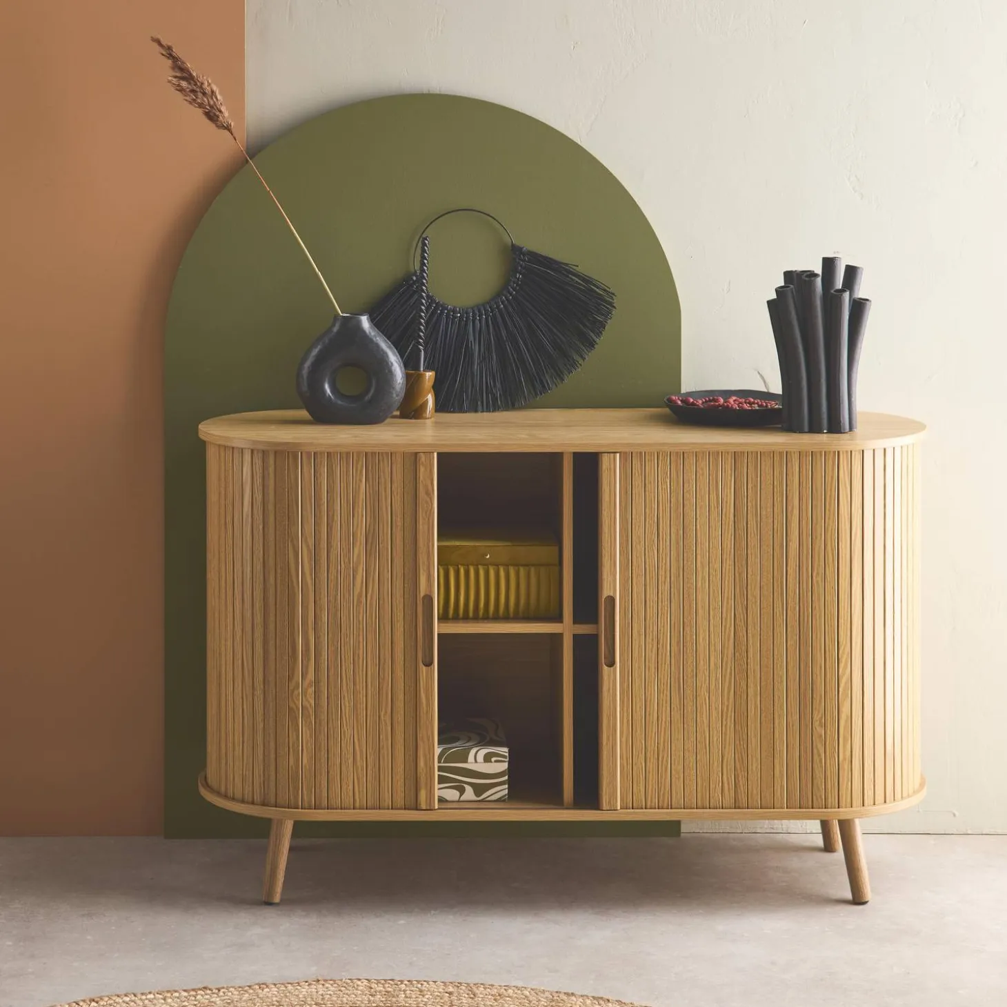 Aparador escandinavo com 2 portas de correr, 120cm