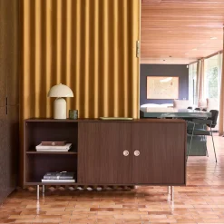 Aparador vintage com acabamento em madeira e aço inoxidável, 2 portas, 150 cm
