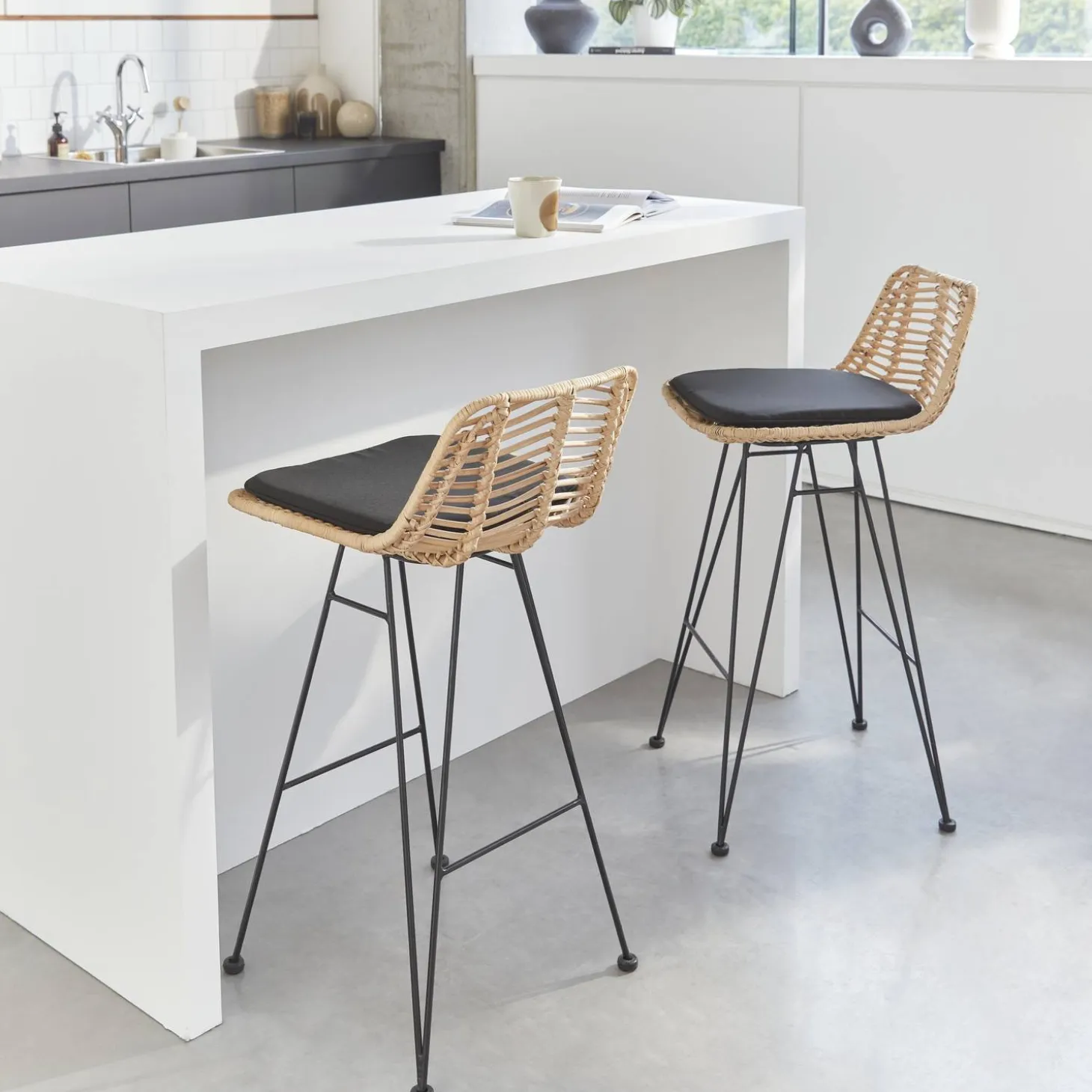 Banco alto de cozinha em metal e rattan, set de 2