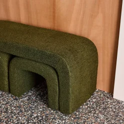 Banco e banquetas empilháveis boucle
