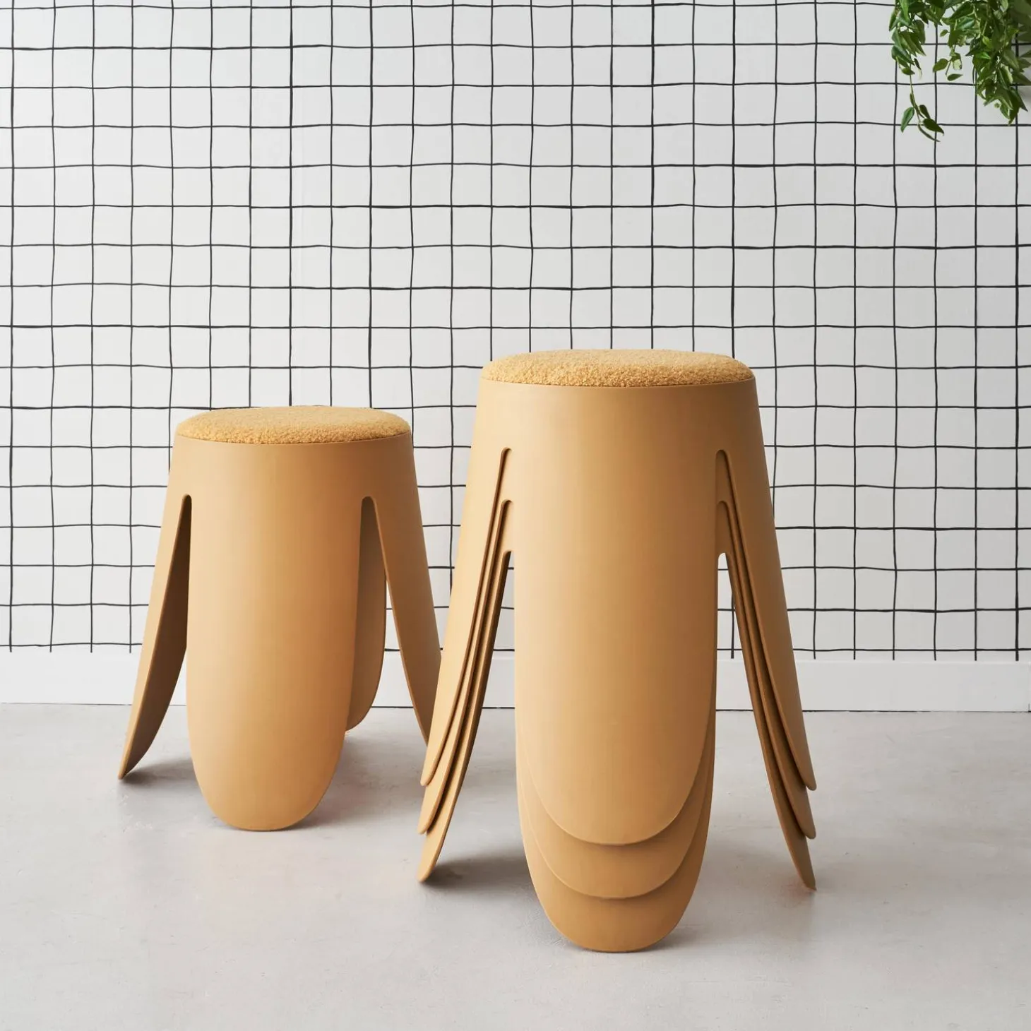 Banco empilhável em tecido bouclé, set de 4