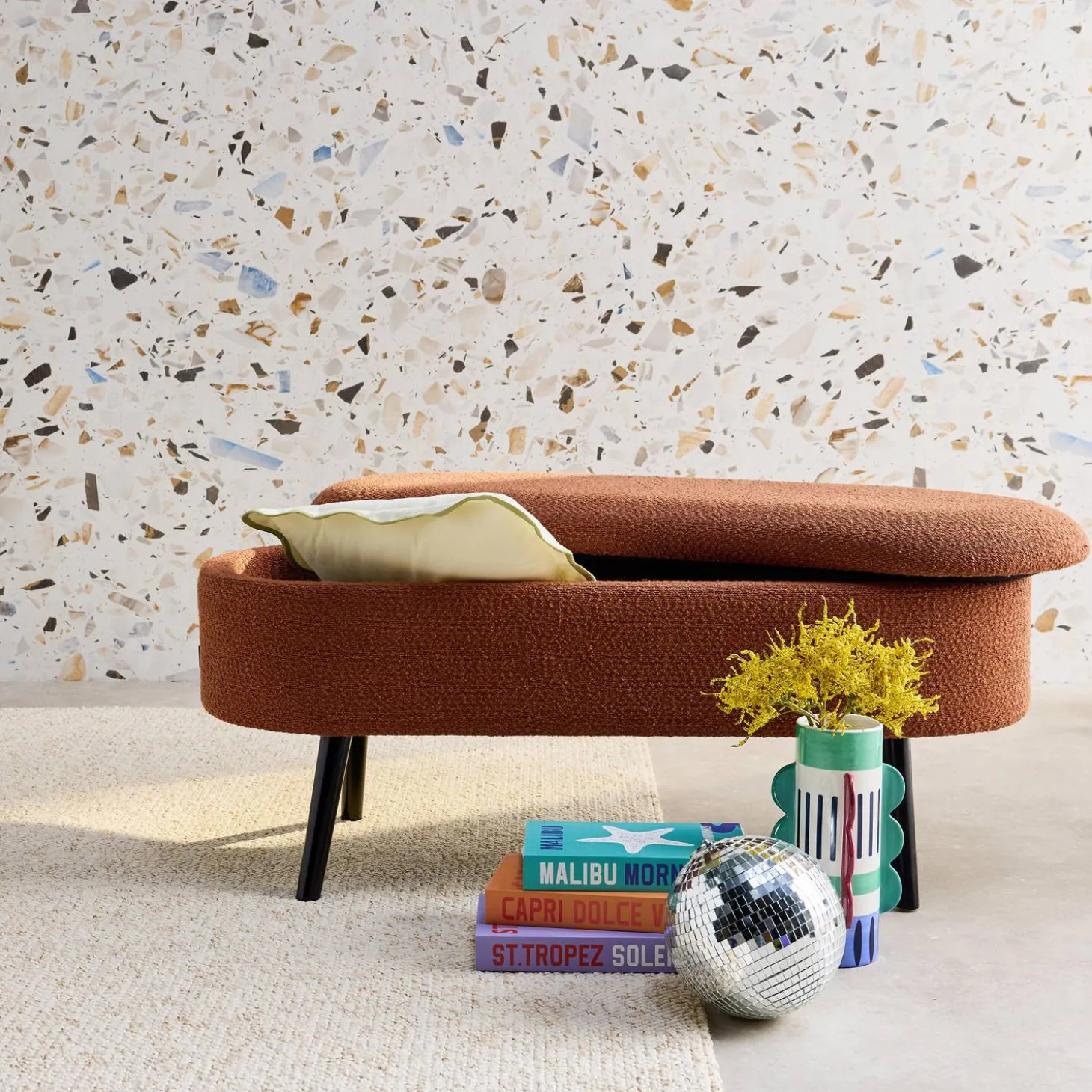 Banco, extremidade da cama com revestimento de boucle