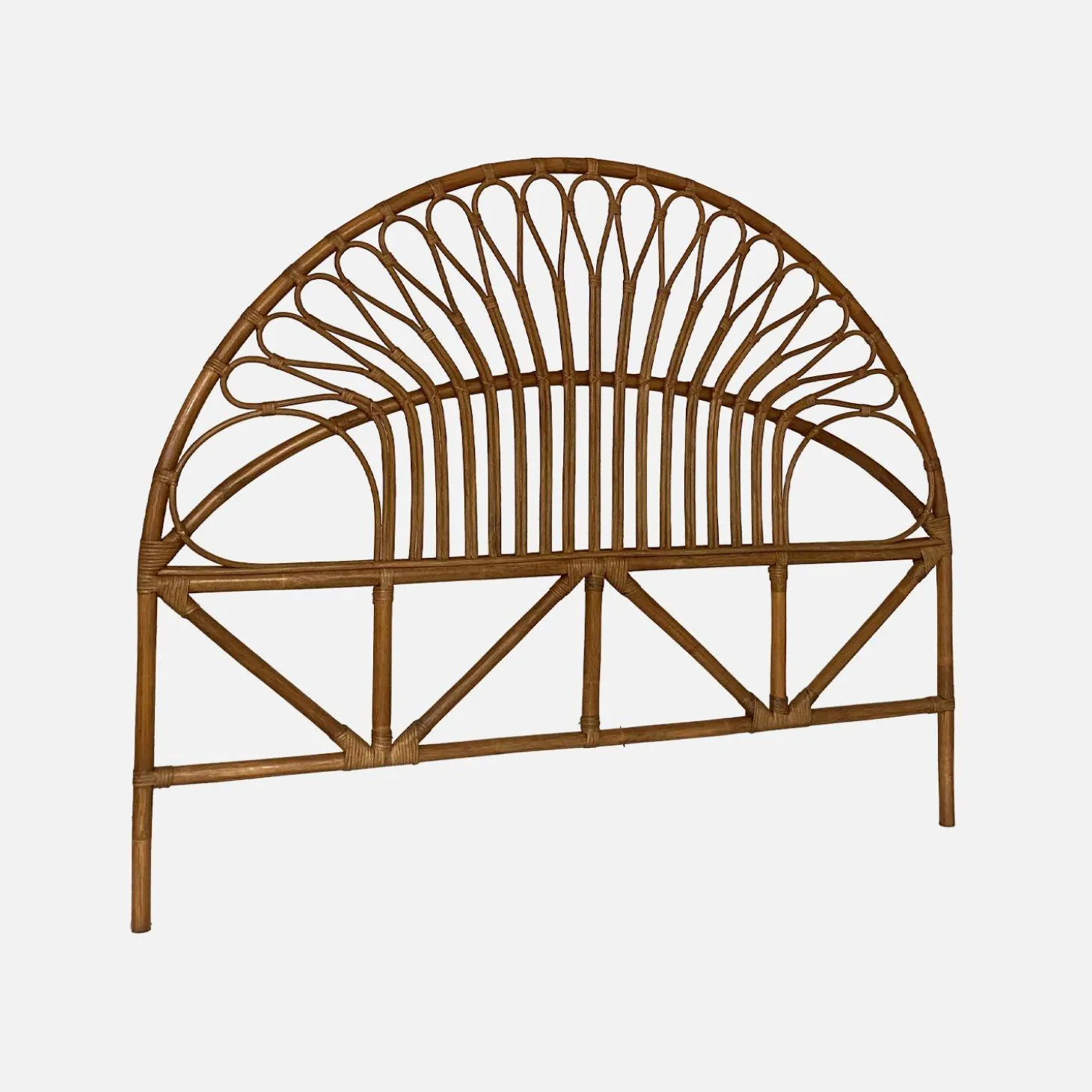 Cabeceira para cama em rotim escuro