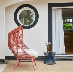 Cadeira de jardim em forma de ovo em aço e resina trançada