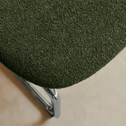 Cadeira em tecido bouclé com estrutura em metal, set de 2