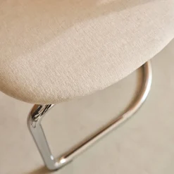 Cadeira em tecido chenille com estrutura em metal, set de 2
