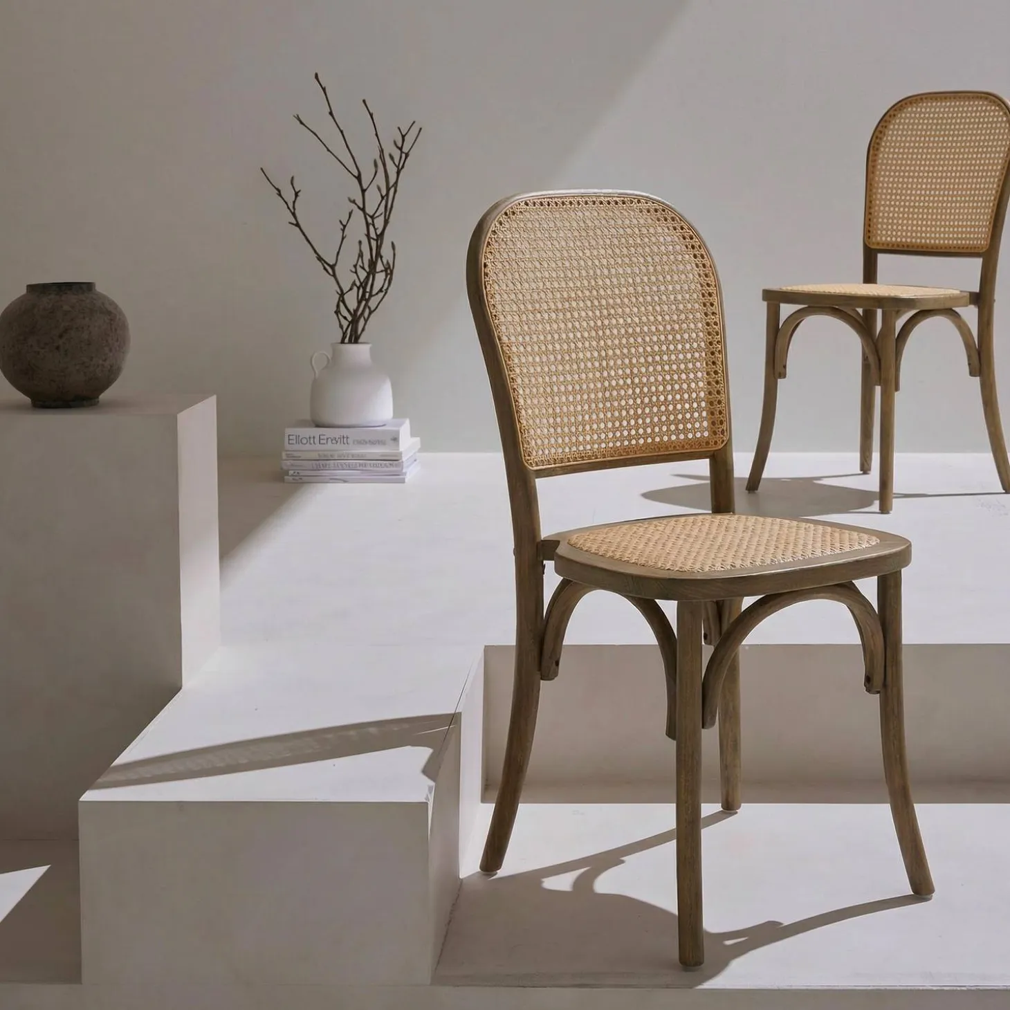 Cadeira vintage em madeira e revestida em rattan, set de 2