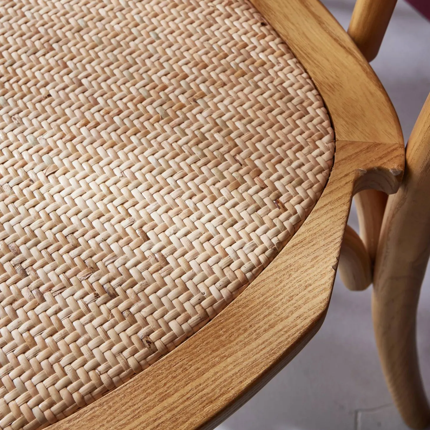 Cadeira vintage em madeira e revestida em rattan, set de 2