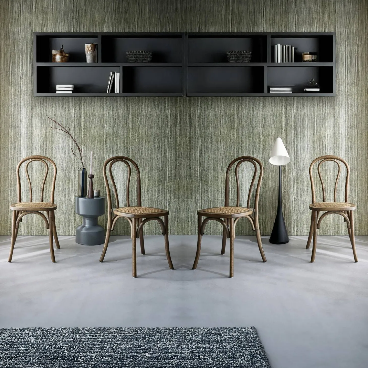 Cadeira vintage em madeira e revestida em rattan, set de 4