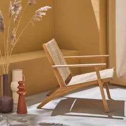 Cadeirão de relaxamento em madeira de acácia e resina
