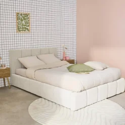 Cama baú com estrado de ripas e cabeceira 140cm, acabamento boucle