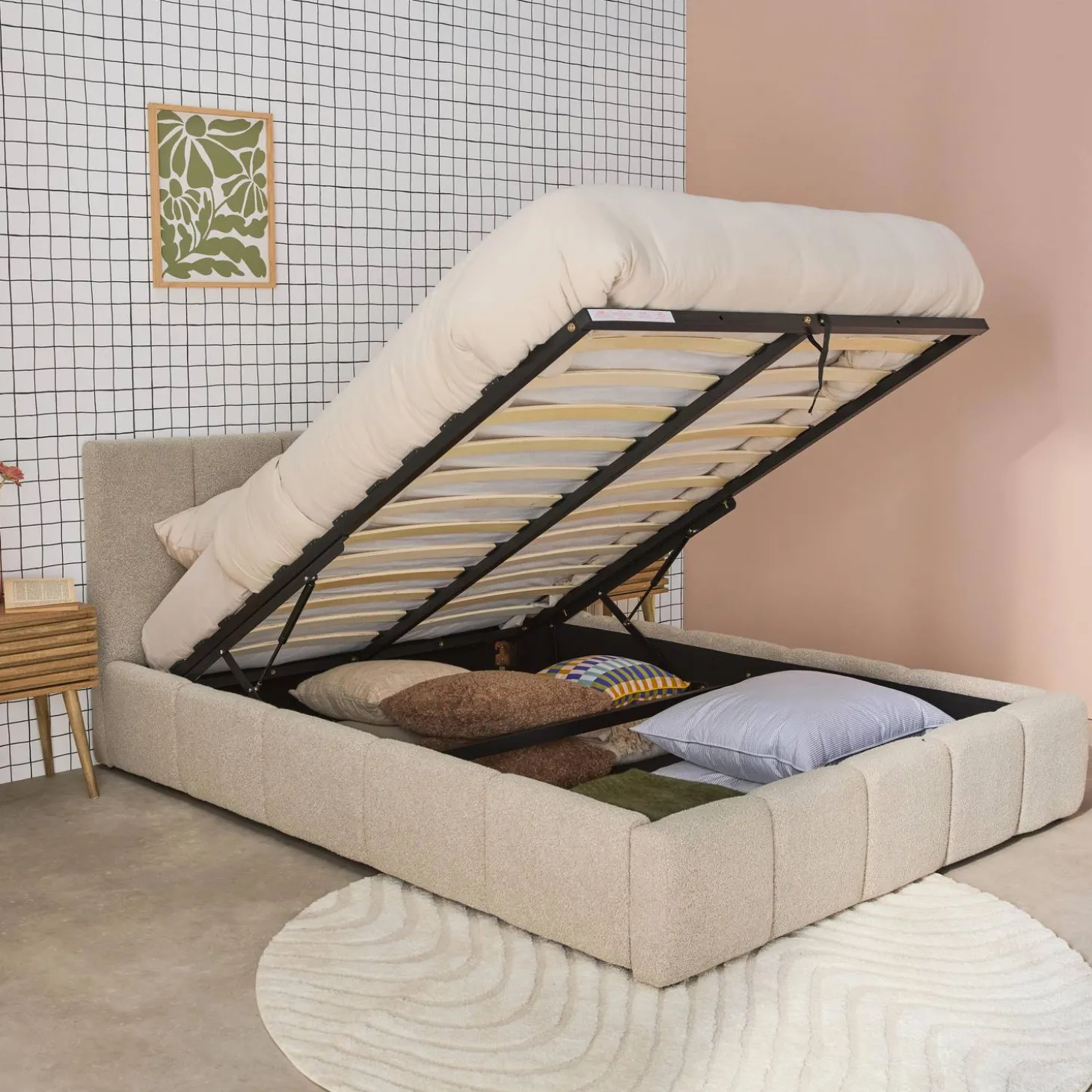 Cama baú com estrado de ripas e cabeceira 140cm, acabamento boucle