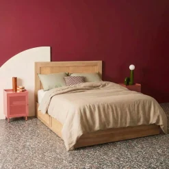 Cama boêmia com estrado de ripas e cabeceira 160x200cm + 4 gavetas