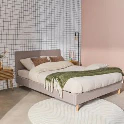 Cama com base de ripas e cabeceira 140x190cm, acabamento em tecido simple