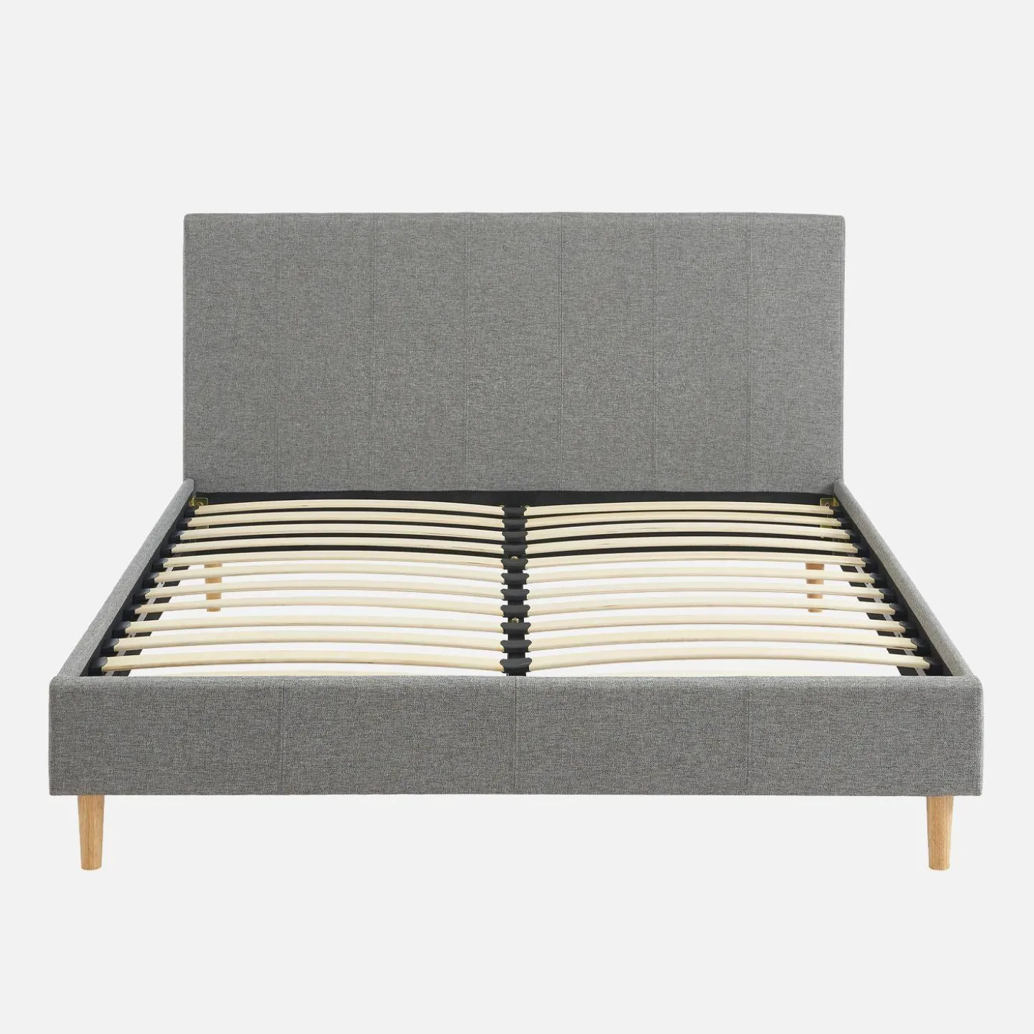 Cama com base de ripas e cabeceira 140x190cm, acabamento em tecido simple