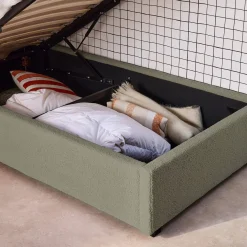 Cama com base de ripas e cabeceira 90x190cm, acabamento boucle