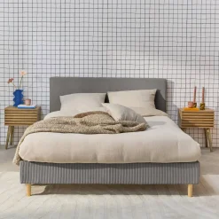 Cama com base de ripas e cabeceira 160x200cm, em veludo canelado fino