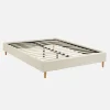 Cama com estrado de ripas, acabamento boucle, branco