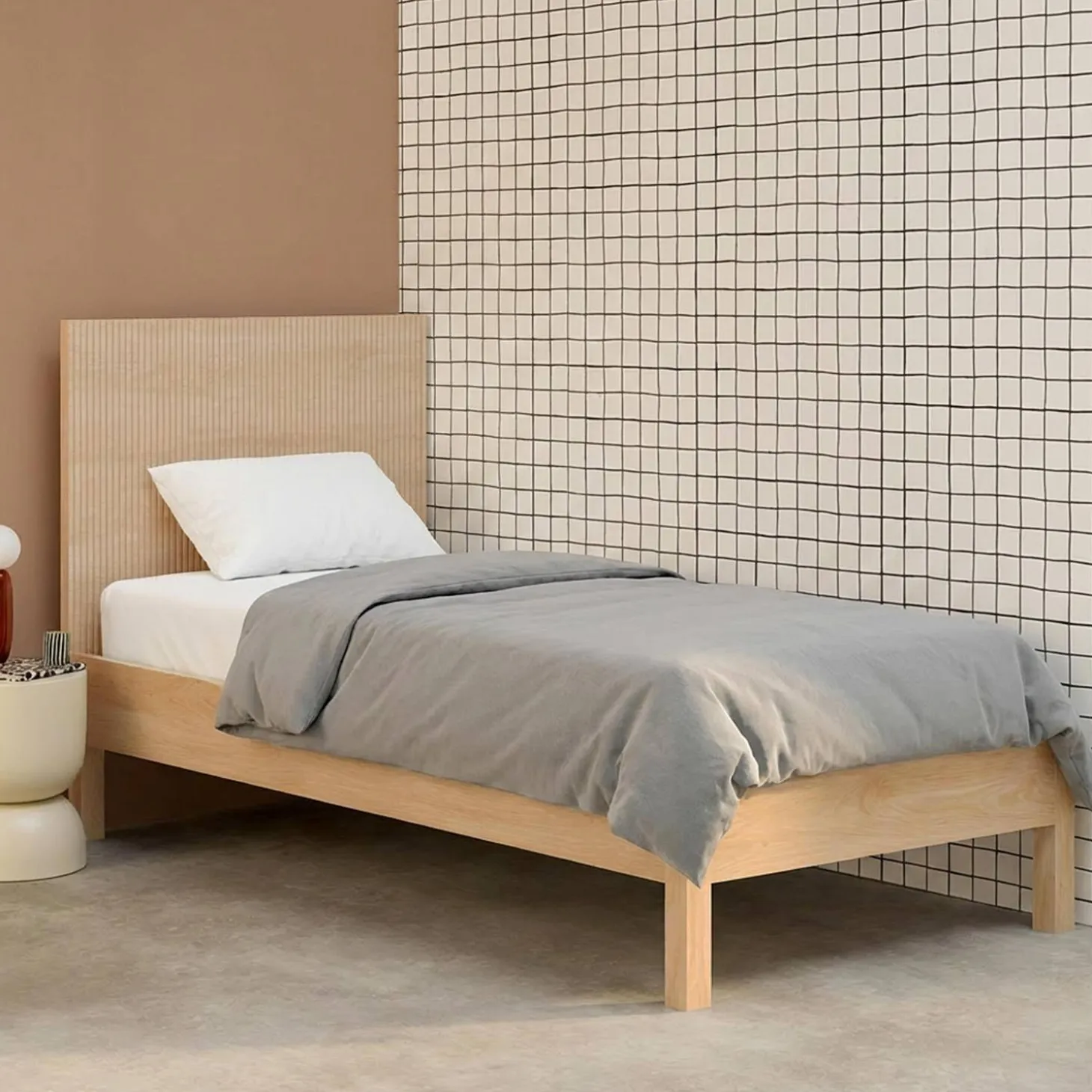 Cama com estrado de ripas e cabeceir, 90x190cm decoração madeira