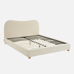 Cama com estrado de ripas e cabeceira, branca em boucle