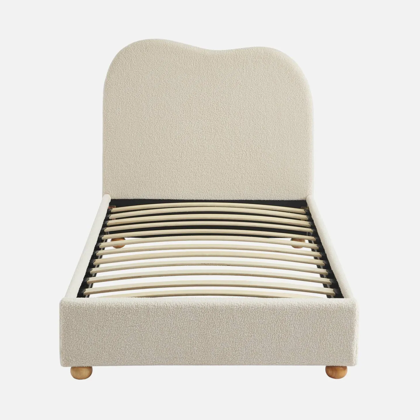 Cama com estrado de ripas e cabeceira, branca em boucle