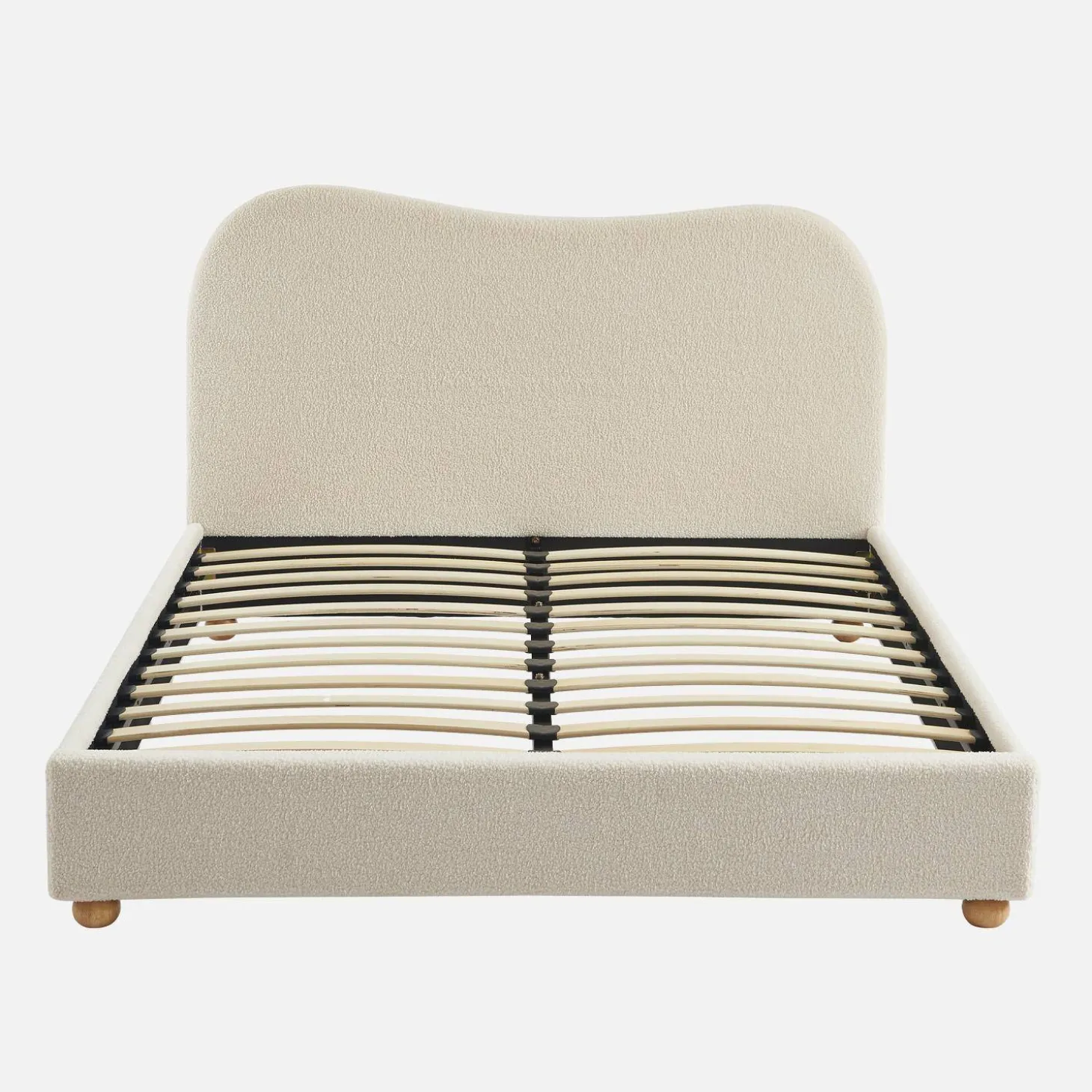Cama com estrado de ripas e cabeceira, branca em boucle