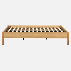 Cama com estrado de ripas 140x190cm com acabamento em madeira
