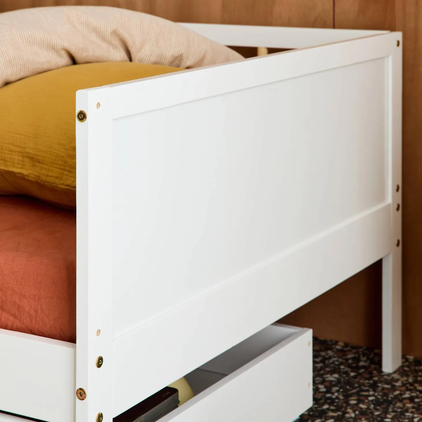 Cama infantil em pinho natural com ripas incluídas