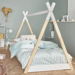 Cama tipi infantil, pinho natural com estrado incluído