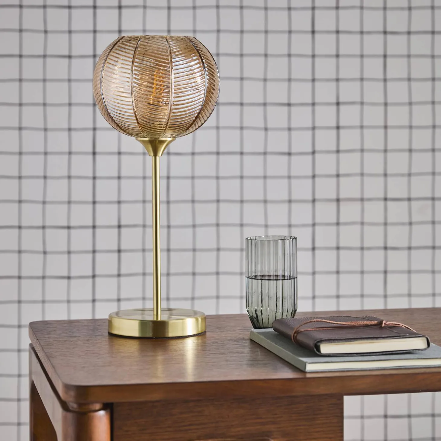 Candeeiro de mesa em metal e vidro, 20cm