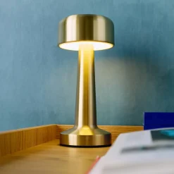 Candeeiro de mesa LED em metal dourado