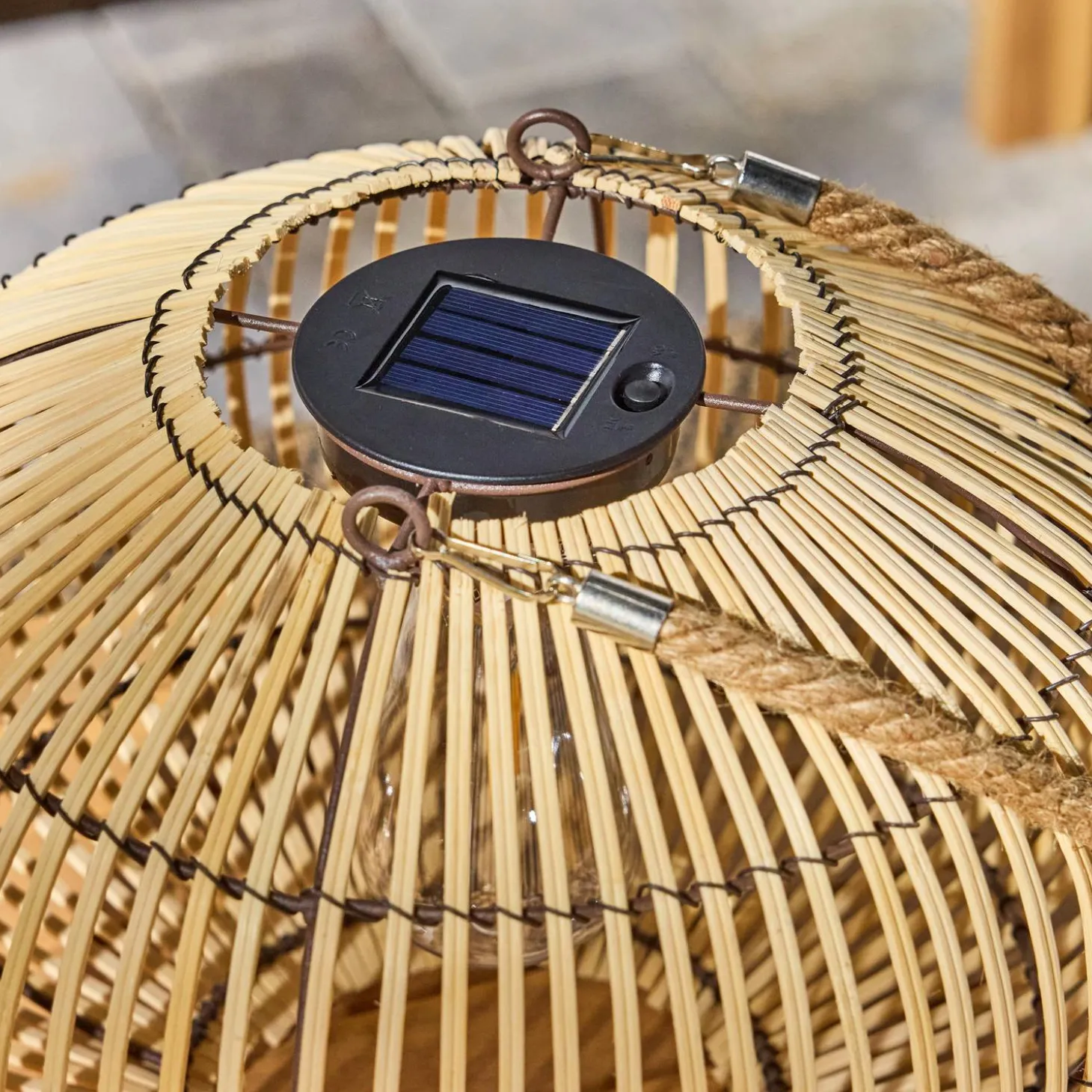 Candeeiro solar LED para exterior em vime, 31,5cm