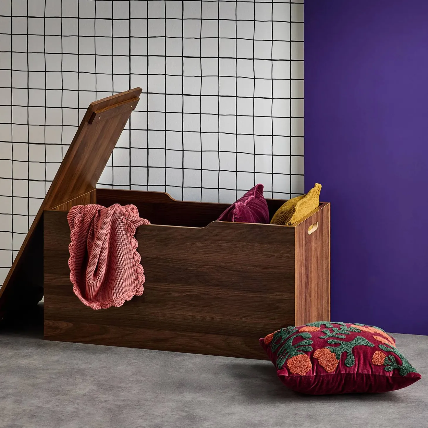 Cómoda com banco, cabeceira da cama, decoração em madeira de nogueira