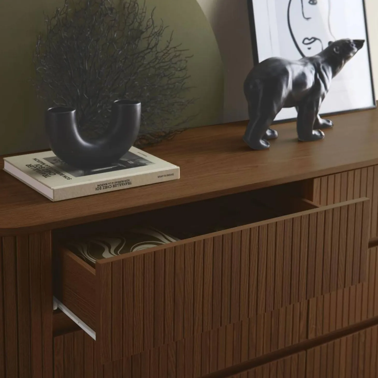 Cómoda de 6 gavetas, decoração estriada natural
