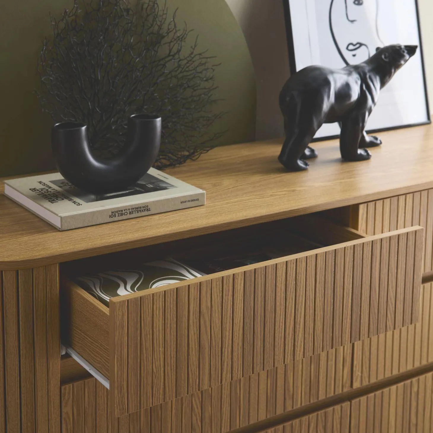 Cómoda de 6 gavetas, decoração estriada natural