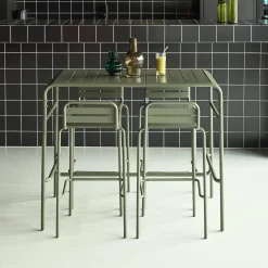 Conjunto de jardim com mesa alta bistrô em aço com 4 cadeiras altas de aço, 120cm
