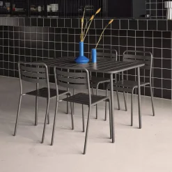 Conjunto de jardim com mesa bistrô de 120cm em aço com 4 cadeiras