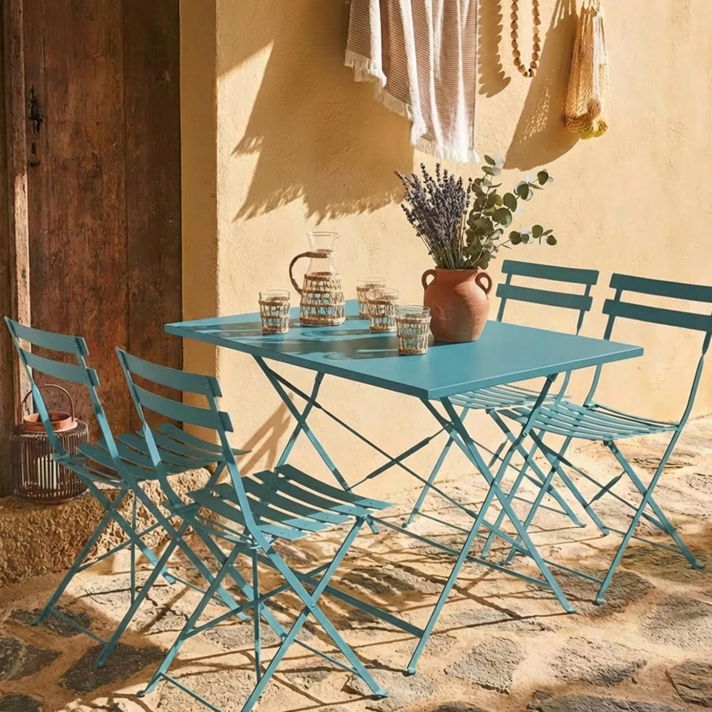Conjunto de jardim com mesa bistrô dobrável de 110cm em aço com 4 cadeiras