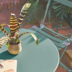 Conjunto de jardim com mesa bistrô dobrável em aço com 2 cadeiras, ø60cm