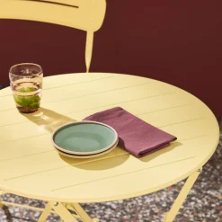 Conjunto de jardim com mesa bistrô dobrável redonda de aço com 2 cadeiras- Balconea