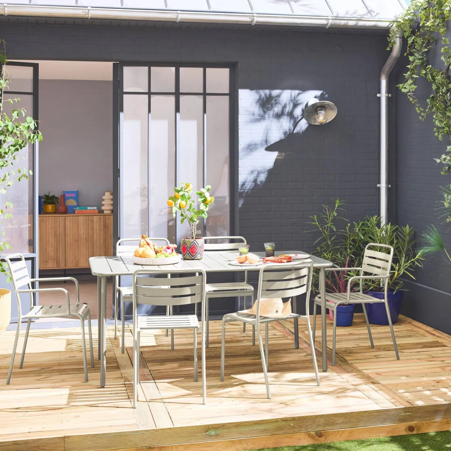 Conjunto de jardim com mesa bistrô de 160cm em aço com 2 poltronas e 4 cadeiras