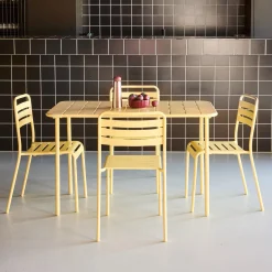 Conjunto de jardim com mesa bistrô de 120cm em aço com 4 cadeiras