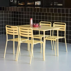 Conjunto de jardim com mesa bistrô de 120cm em aço com 4 cadeiras