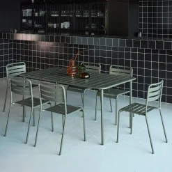 Conjunto de jardim com mesa bistrô de 160cm em aço com 6 cadeiras