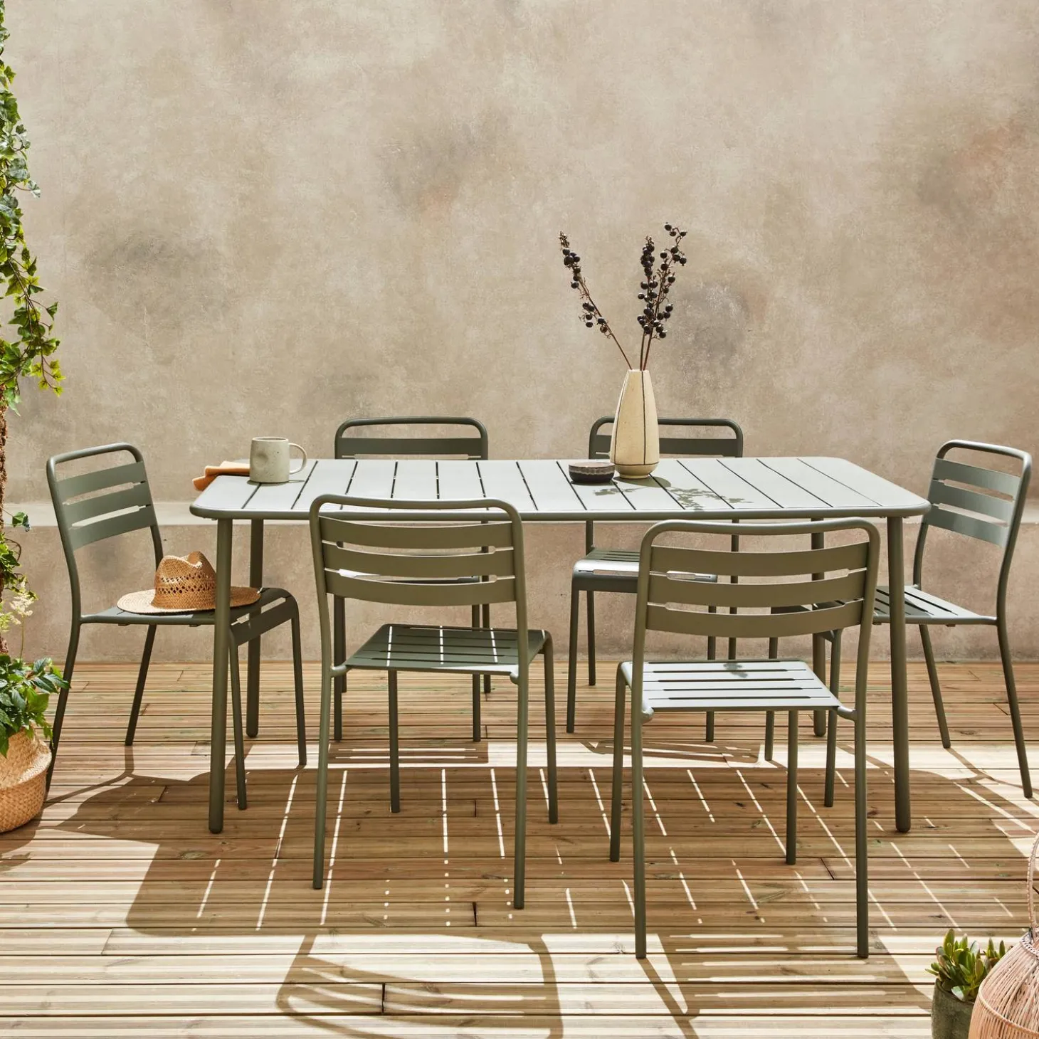 Conjunto de jardim com mesa bistrô de 160cm em aço com 6 cadeiras