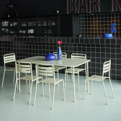 Conjunto de jardim com mesa bistrô de 160cm em aço com 6 cadeiras