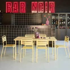 Conjunto de jardim com mesa bistrô de 160cm em aço com 6 cadeiras
