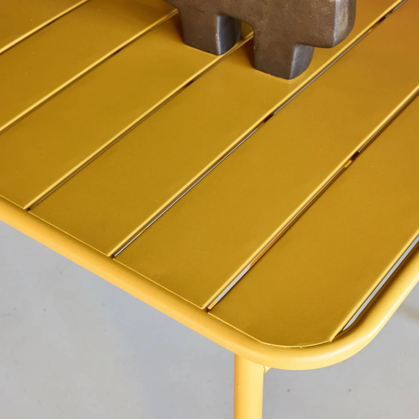 Conjunto de jardim com mesa bistrô de 160cm em aço com 6 cadeiras
